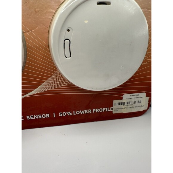 First Alert Smoke and Fire Alarms New With Batteries Pack Of 2 Max Protection - Picture 4 of 8